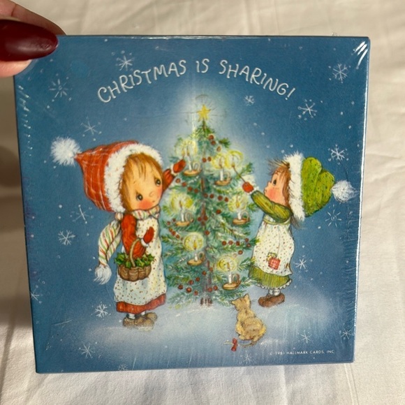 Hallmark Other - Christmas is sharing, 1981 precious moments. a mini jigsaw puzzle. Springbok